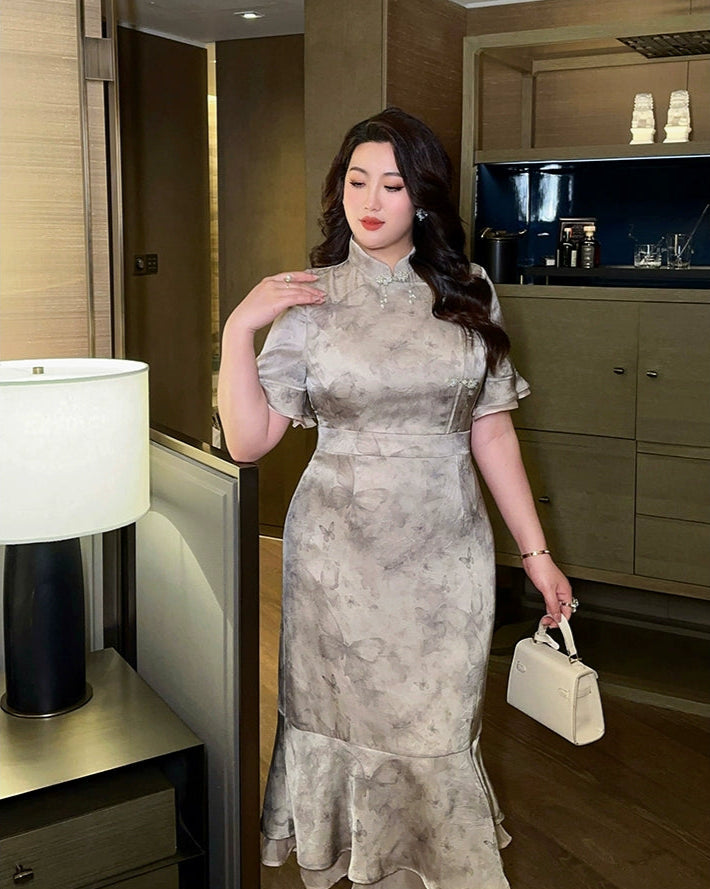 Yue E' 月蛾 Moon Moth Plus Size Modernized Pearl Trumpet Skirt Butterfly Sleeve Qipao