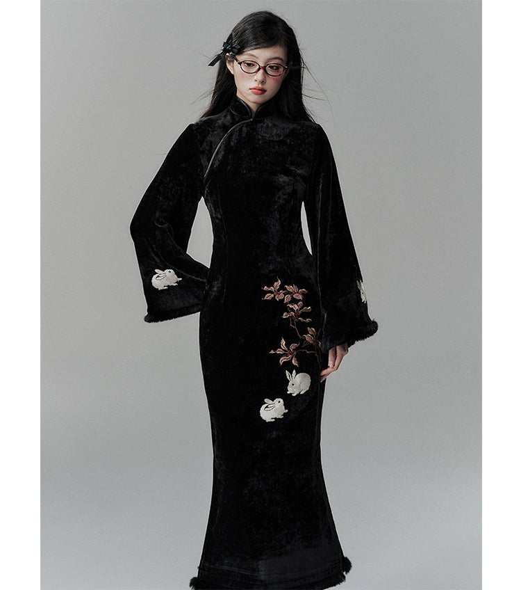 Kongshan Xungui 空山寻桂 Seeking Osmanthus Modern Embroidered Rabbit Long Sleeve Qipao & Fur Bijia Vest Set