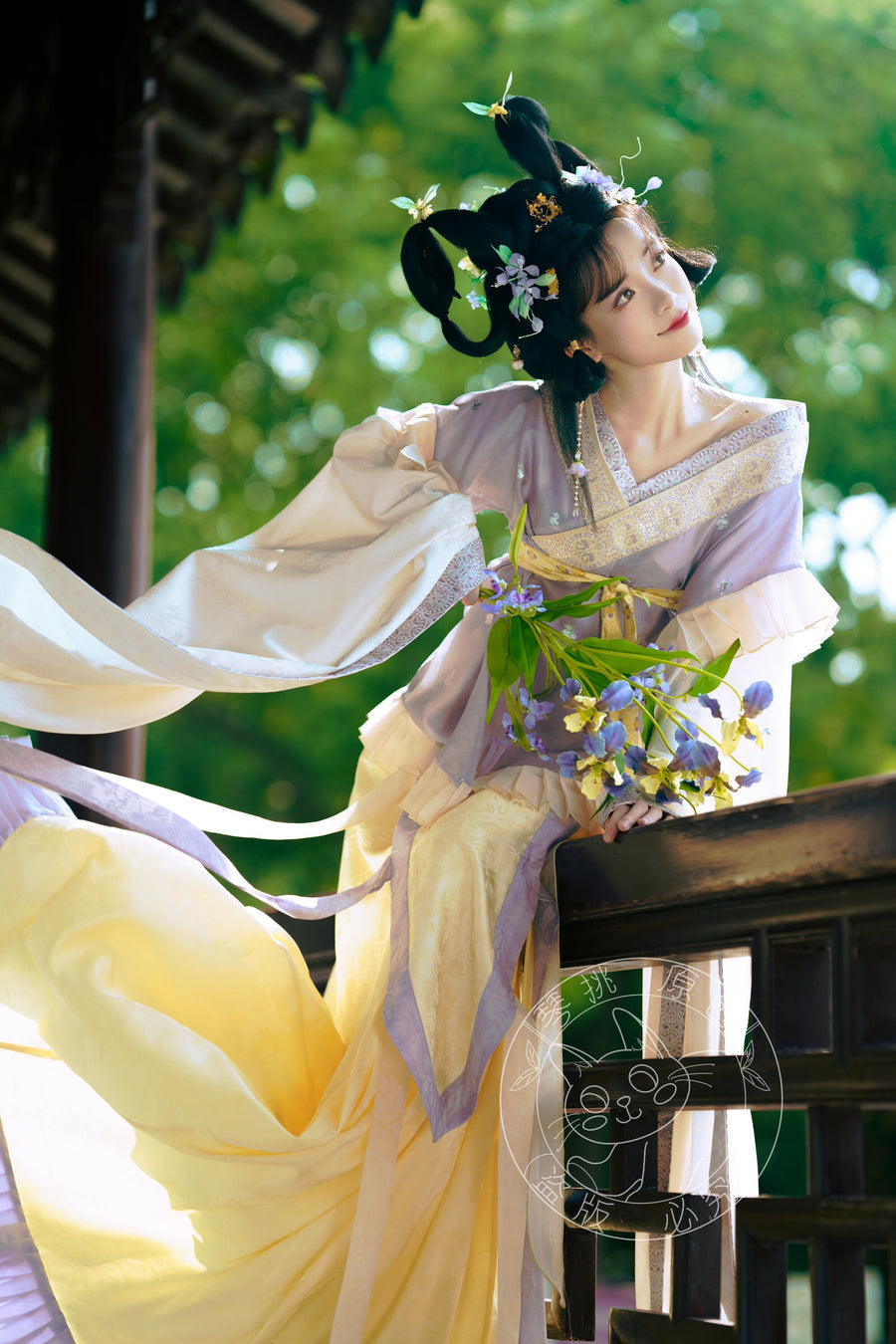 Zhu Zi 朱紫 Scarlet Wisteria Modernized Sui & Northern Southern Dynasty Guiyi Swallow Tail Ruqun Set