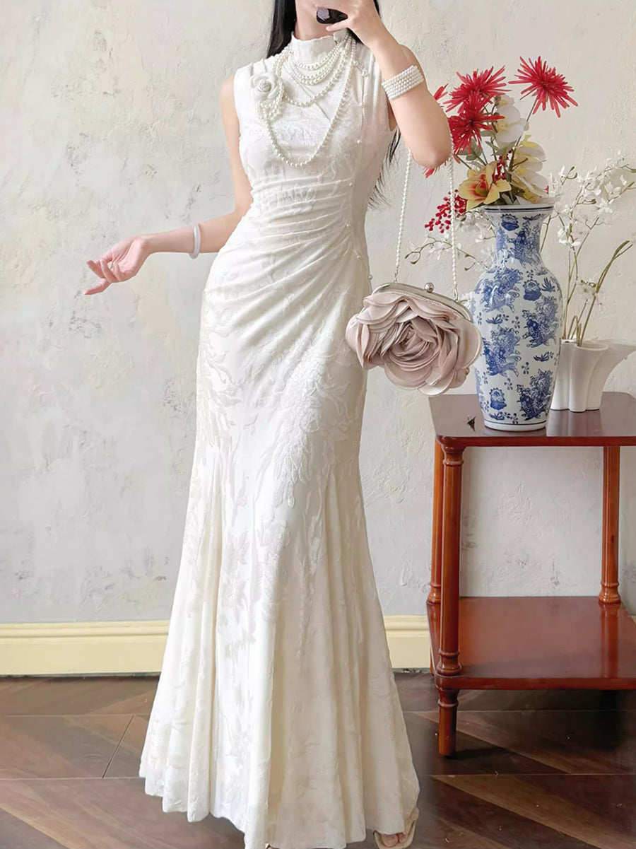 Mòli 茉莉 Jasmine Modernized Floral Satin Sleeveless Qipao