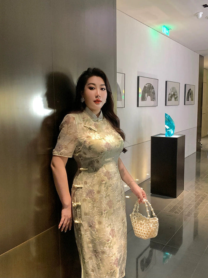 Hujiao Bohe 胡椒薄荷 Peppermint Plus Size Modernized Sheer Lace Short Sleeve Qipao
