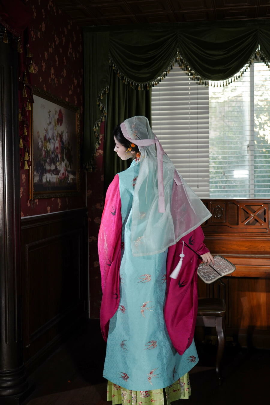 Xian Chun 衔春 Holding Spring Ming Dynasty Sparrow Bijia Long Vest & Mamianqun Skirt Set