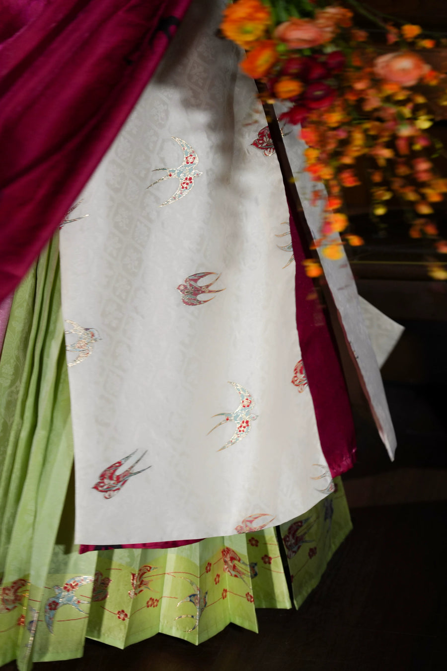 Xian Chun 衔春 Holding Spring Ming Dynasty Sparrow Bijia Long Vest & Mamianqun Skirt Set