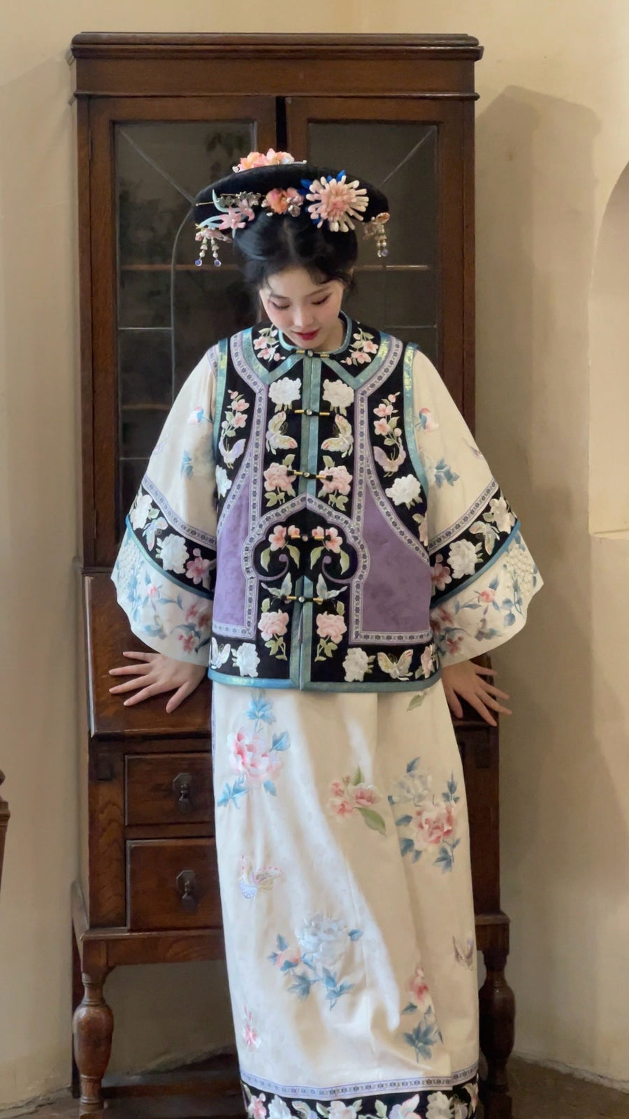 Qing Mei 青梅 Green Plum Qing Dynasty Changyi Dress & Majia Set