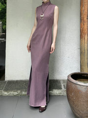 Sukè 素刻 Plain Carving Modernized Pinstripe Sleeveless Qipao