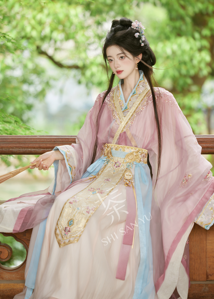 Cherry Blossom Grove 樱花林 Modernized Jin Dynasty Zaju Swallow Tail Ruqun Set