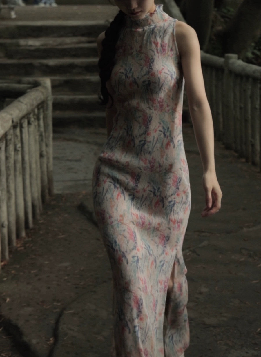 Ning Zhe 凝褶 Frozen Pleats Modernized Floral Accordion Pleat Sleeveless Qipao