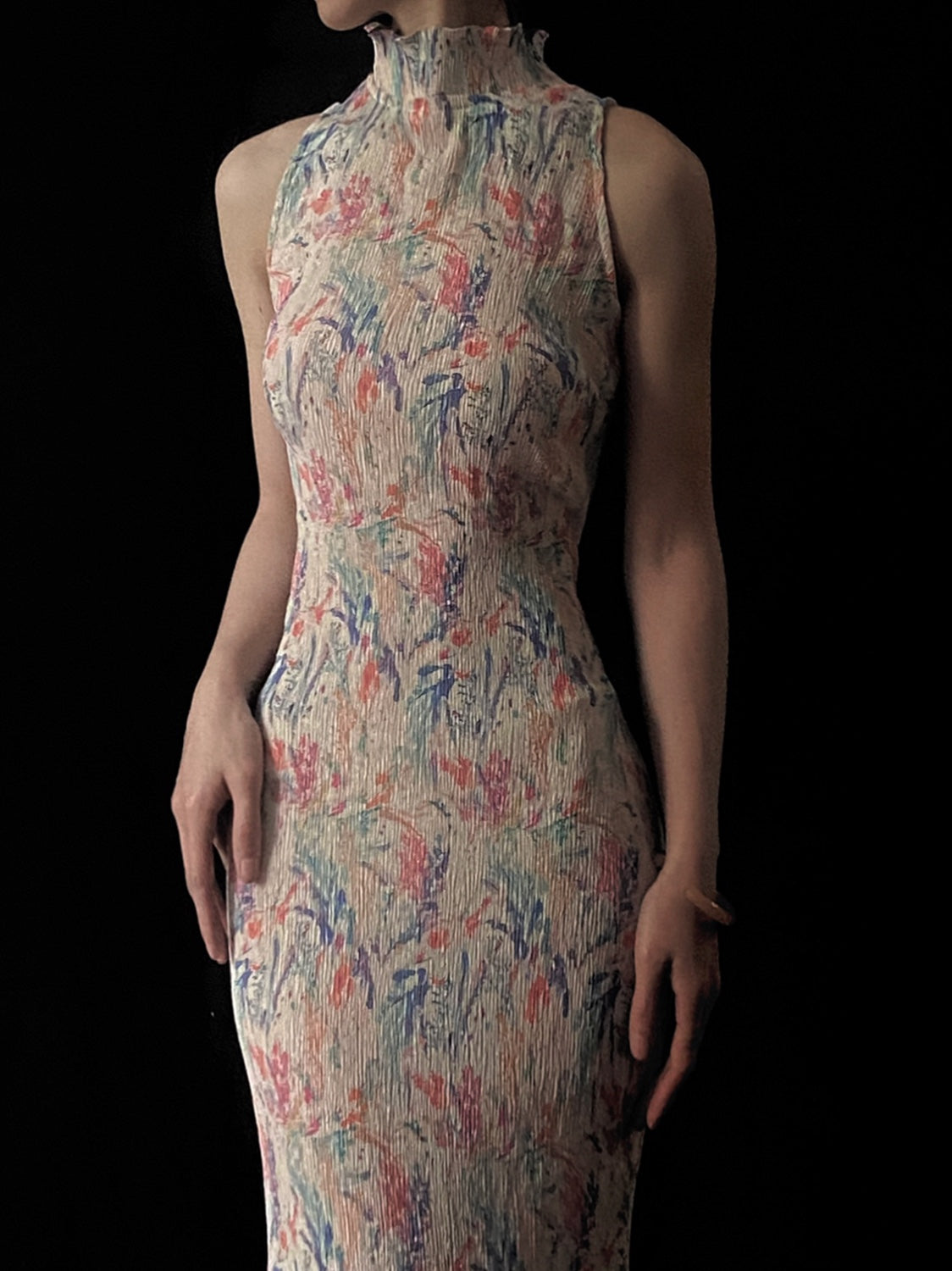 Ning Zhe 凝褶 Frozen Pleats Modernized Floral Accordion Pleat Sleeveless Qipao