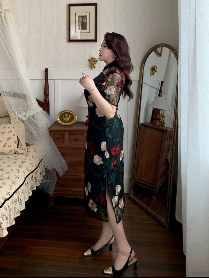 Xixue Gui 吸血鬼 Vampira Plus Size Modernized Sheer Embroidered Floral Short Sleeve Qipao