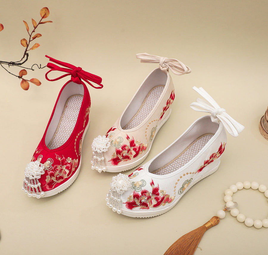 Sai Hong 腮红 Song Ming Embroidered Pearl Pointed Toe Gongxie Shoes