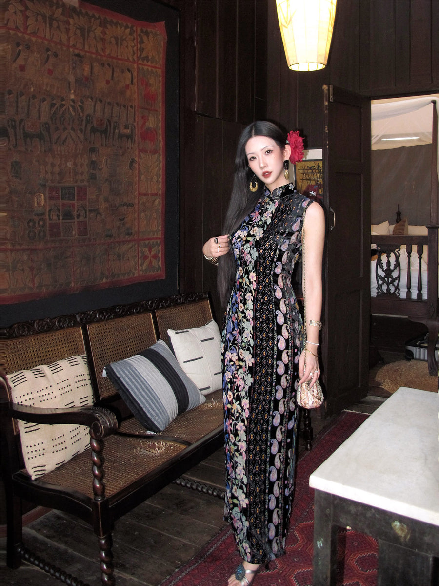 Hua Jiandao 花间道 Path Among the Flowers Modernized Sleeveless Striped Floral Qipao
