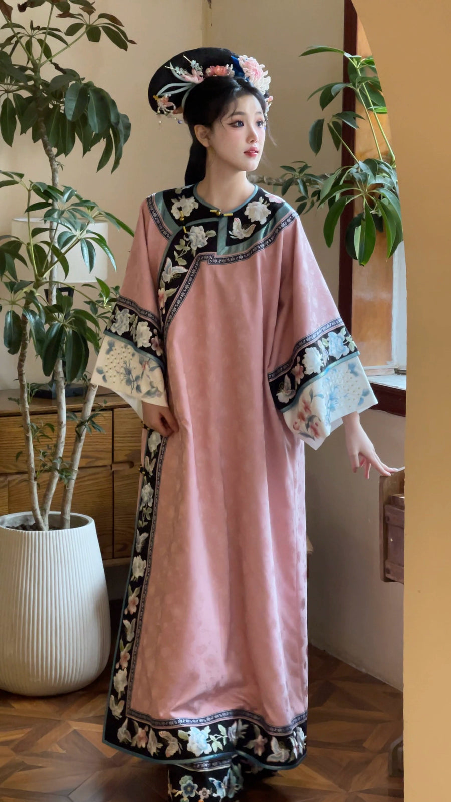 Qing Mei 青梅 Green Plum Qing Dynasty Changyi Dress & Majia Set