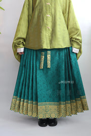 Yi Shu 一束 A Bouquet Ming Dynasty Golden Flowers Mamian Skirt