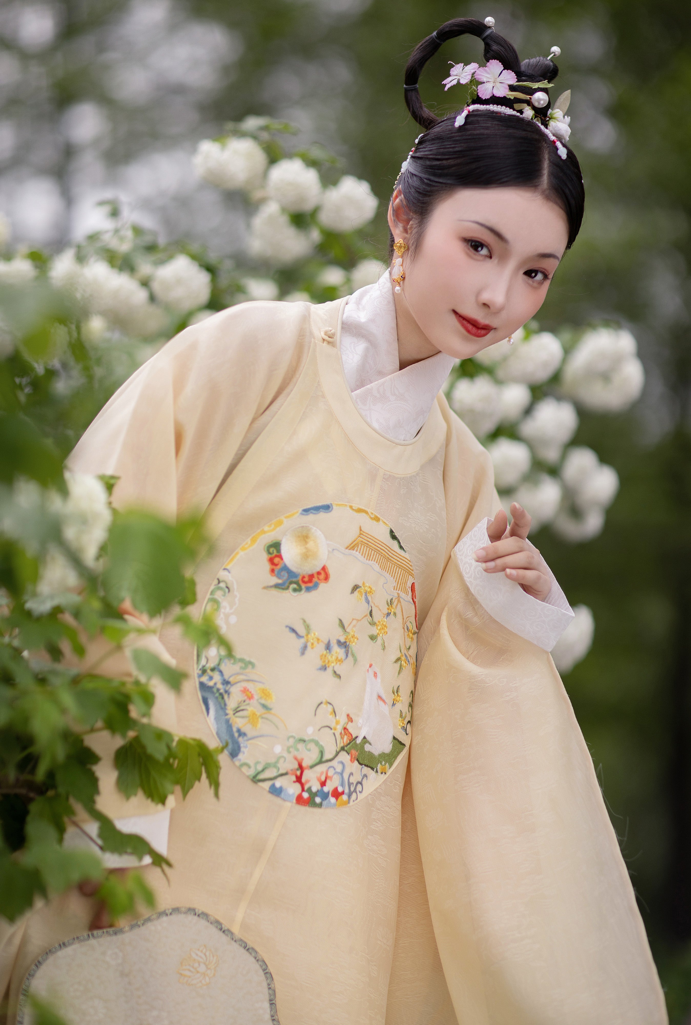 Wang Yue 望月 Moongazing Rabbit Late Middle Ming Yuanling Changshan Round Collar Long Shirt