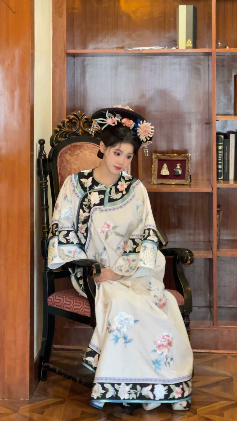 Qing Mei 青梅 Green Plum Qing Dynasty Changyi Dress & Majia Set