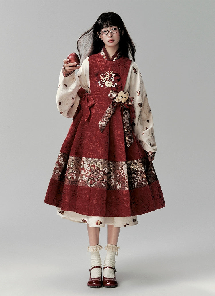 Qiyuan Pinguo 祈愿苹果 Wishing Apple Modernized Ming Tieli Dress & Yuanling Overskirt Set