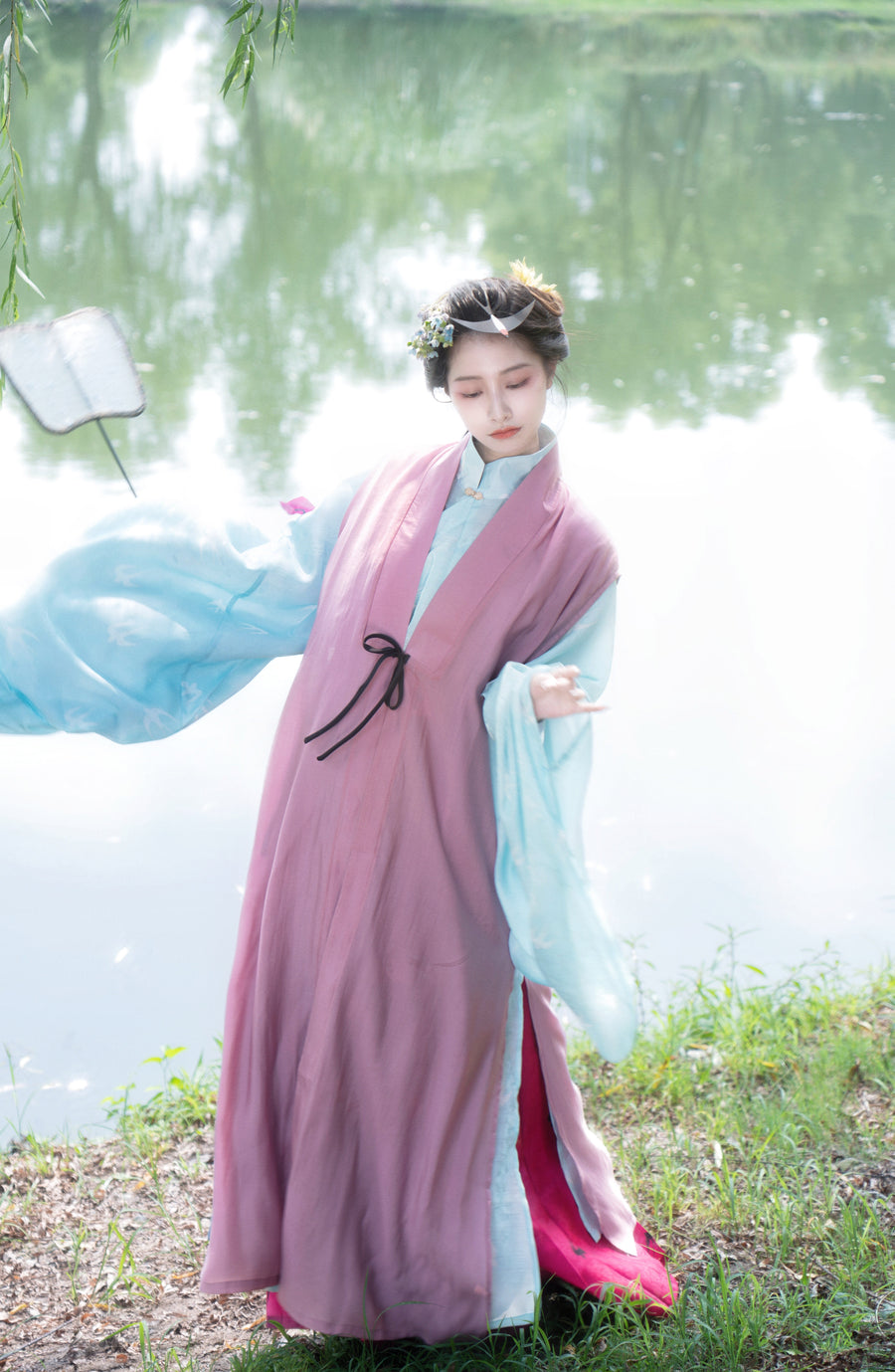 Luoyan Qi 落燕栖 A Swallow's Perch Late Ming Dynasty Swallow Changshan Long Shirt & Summer Bijia Vest Set