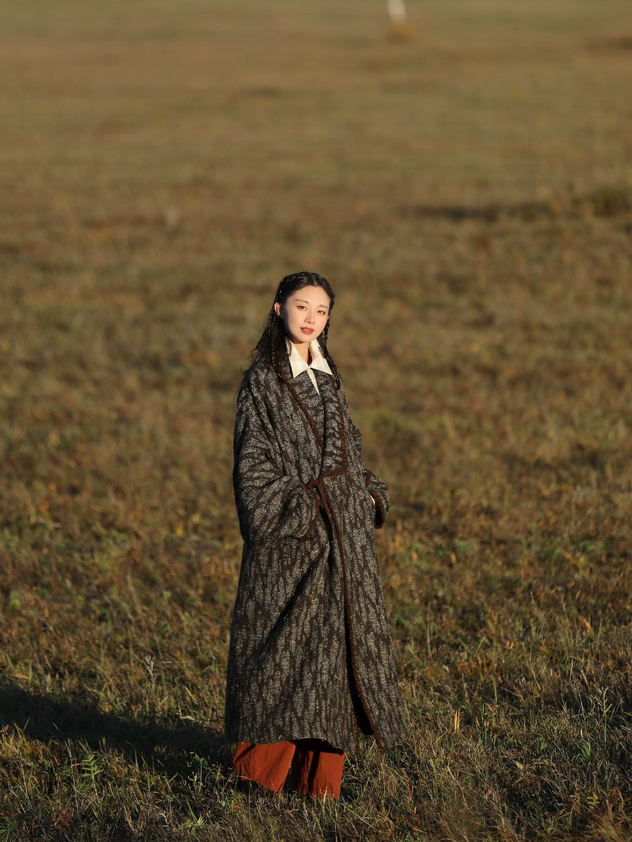 Shan Xu 山续 Continuing Mountains Modernized Ming Wool Blend Chang Ao Cross Collar Coat