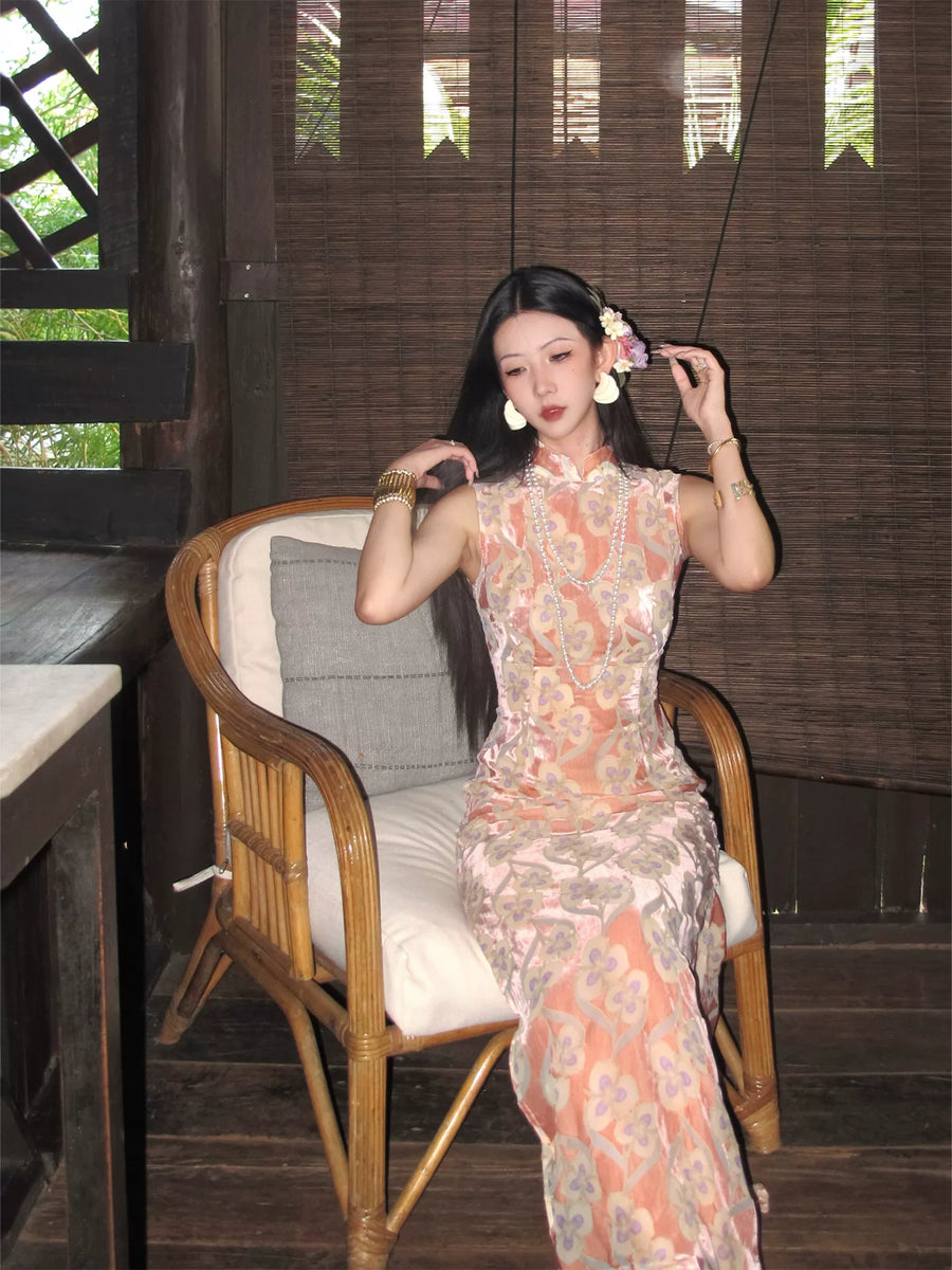 Xingyun Cao 幸运草 Lucky Clover Modernized Pastel Sleeveless Qipao
