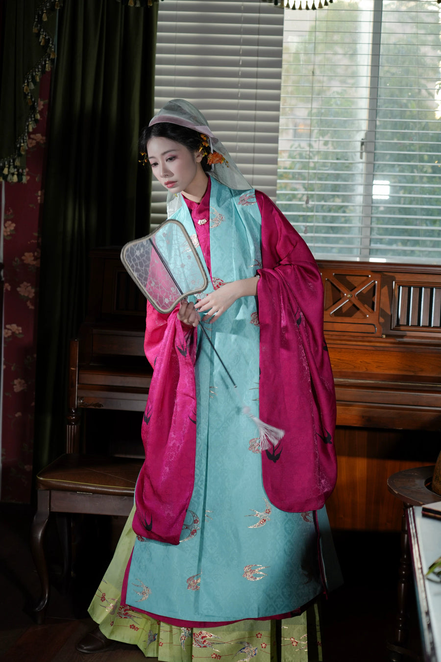 Xian Chun 衔春 Holding Spring Ming Dynasty Sparrow Bijia Long Vest & Mamianqun Skirt Set