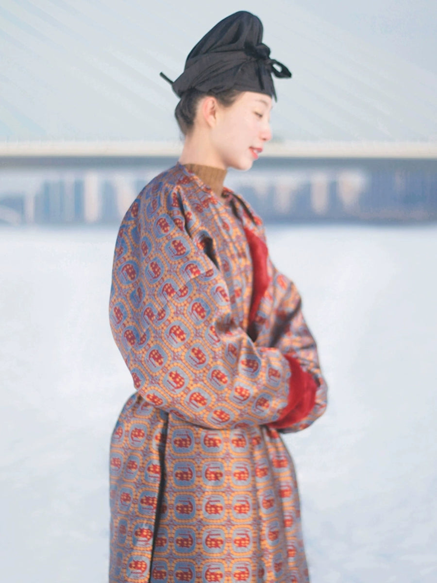 Xun Lu 驯鹿 Reindeer Tang Dynasty Unisex Winter Brocade Yuanlingpao Round Collar Robe