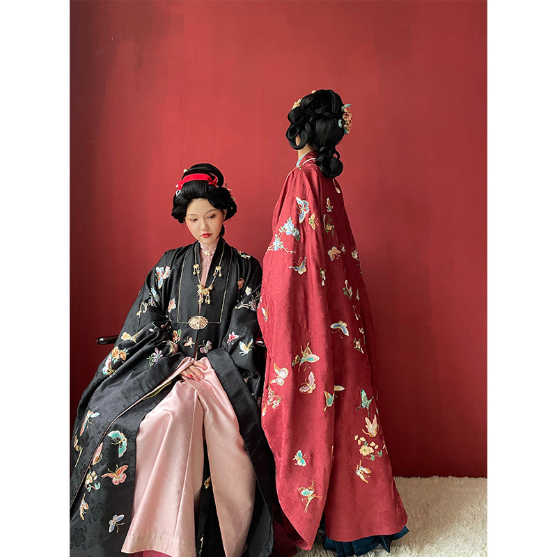 Bai Die 百蝶 Hundred Butterflies Late Ming Dynasty Embroidered Pifeng Jacket