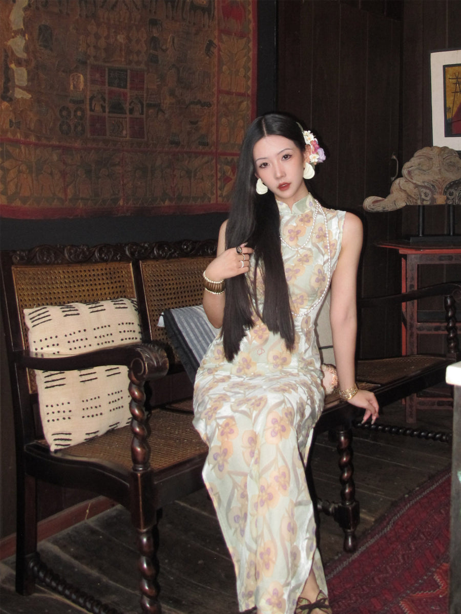 Xingyun Cao 幸运草 Lucky Clover Modernized Pastel Sleeveless Qipao