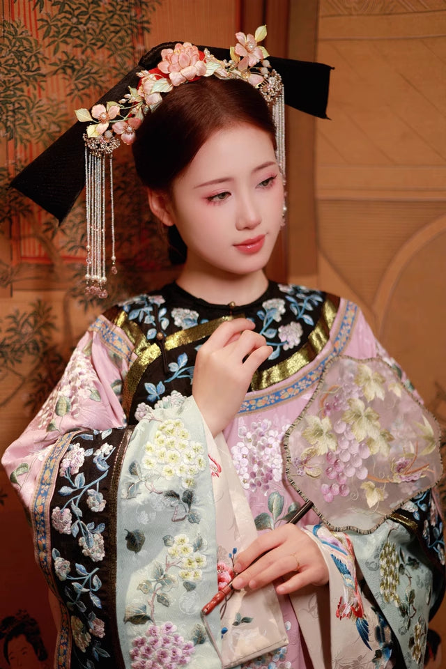 Qiongzhi Yulu 琼枝玉露 Delectable Wine Qing Dynasty Embroidered Hyacinths Manchurian Changpao Robe