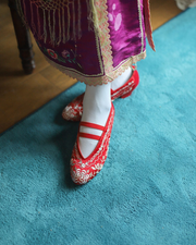 Xun Bu 迅步 Swift Steps 1910s & 1920s Qing Dynasty Embroidered Kitten Heels