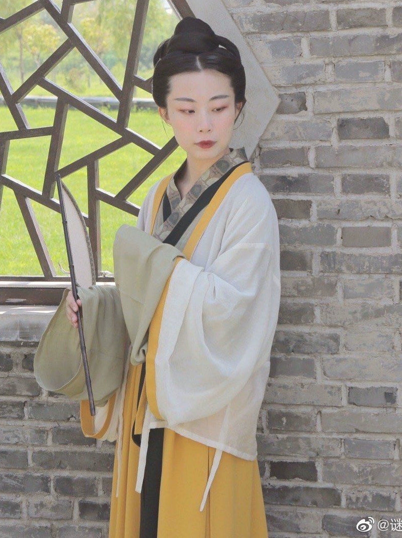 Lüzhu Yiyi 綠竹猗猗 Fresh Bamboo Modernized Wei Jin Dynasty Ruqun Set