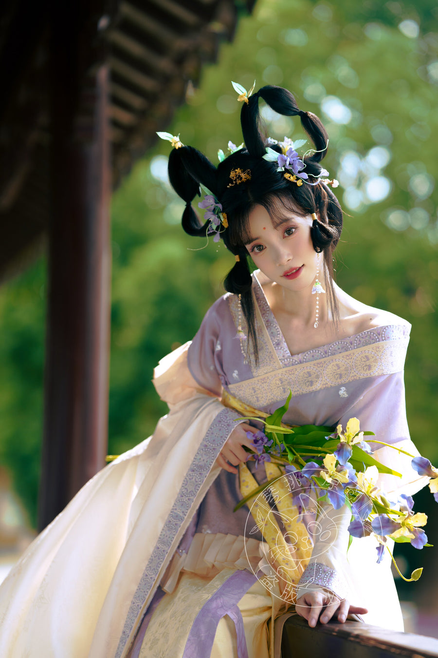 Zhu Zi 朱紫 Scarlet Wisteria Modernized Sui & Northern Southern Dynasty Guiyi Swallow Tail Ruqun Set