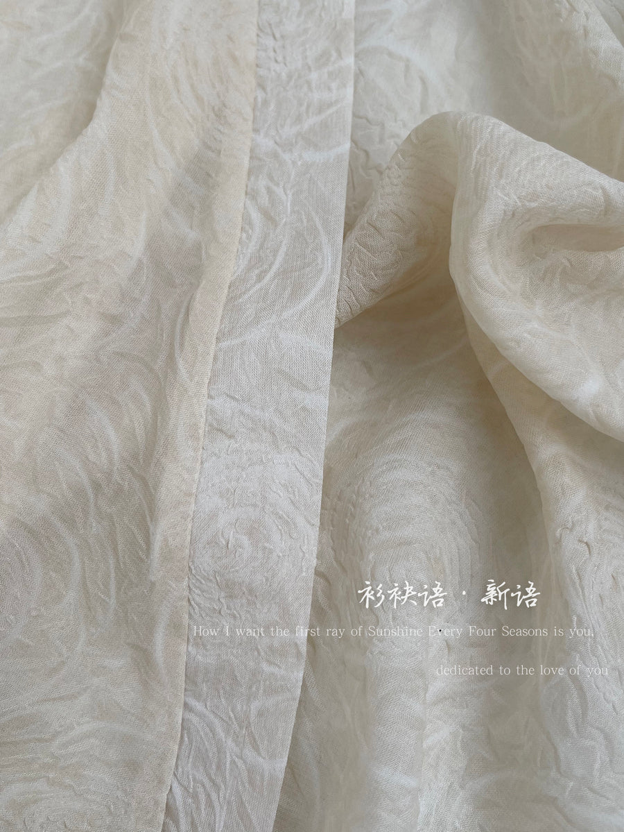 Xin Yu 新语 New Language Modernized Hanfu Parallel Panel Floral Cardigan