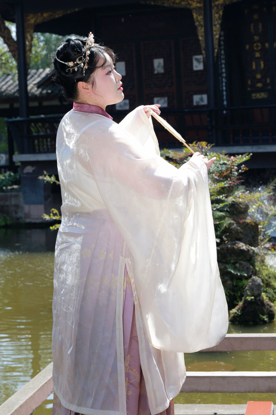 Ziluo 紫罗 Violet Late Ming Changshan Standing Collar Shirt