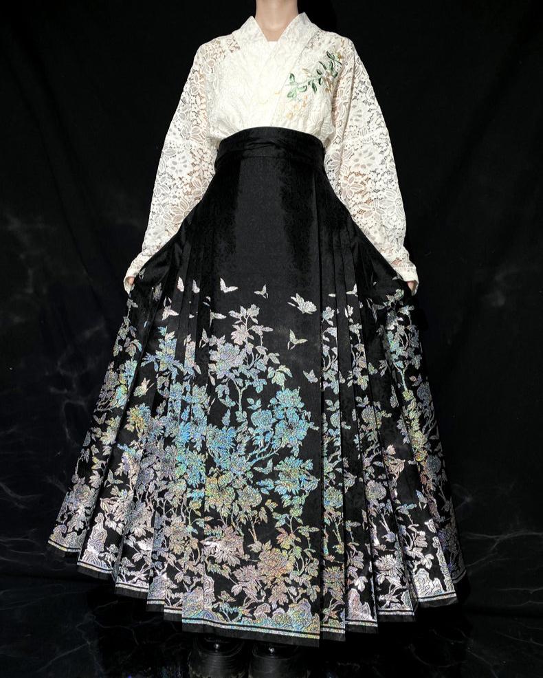 Zhou Zhang 周庄 Village Flower Ming Dynasty Opalescent Mamian Skirt