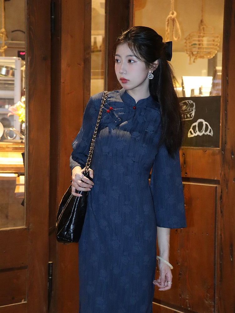 Qiu Yu 秋雨 Autumn Rain Modernized Plus Size Floral Jacquard Bell & Short Sleeve Qipao