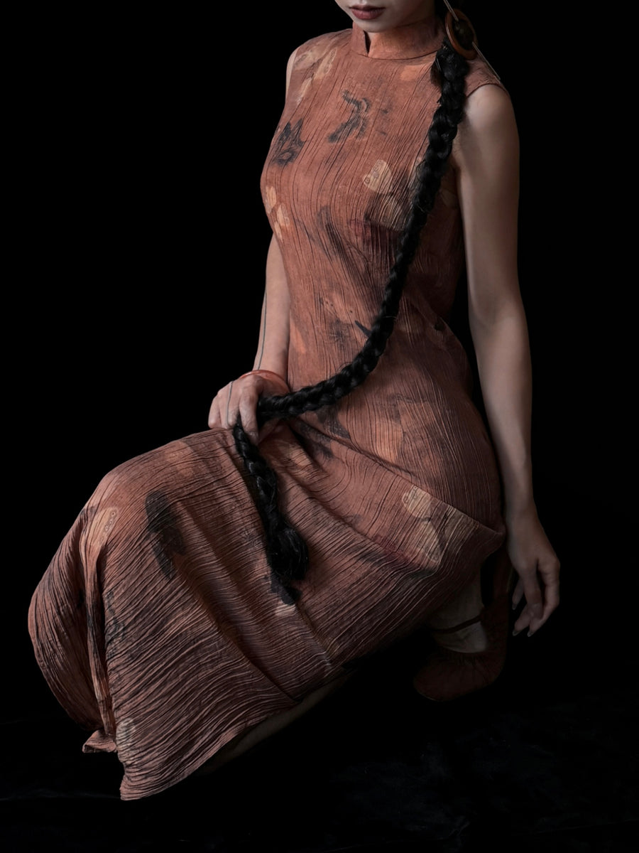 Gu Hua 古画 Ancient Painting Modernized Butterfly Textured Sleeveless Qipao