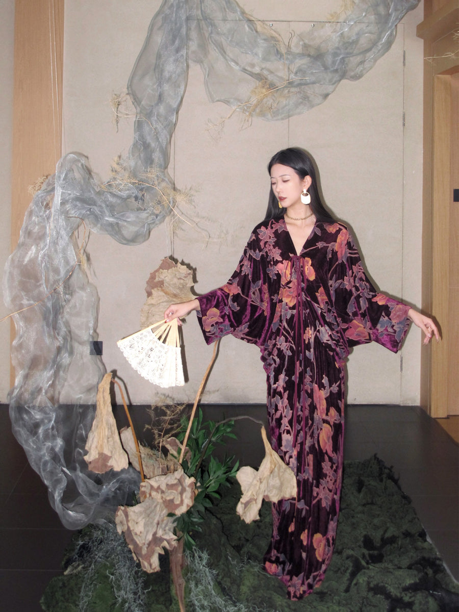 Liuguang Jinyan 鎏光金宴 Gilded Banquet New Chinese Style Batwing Velvet Dress