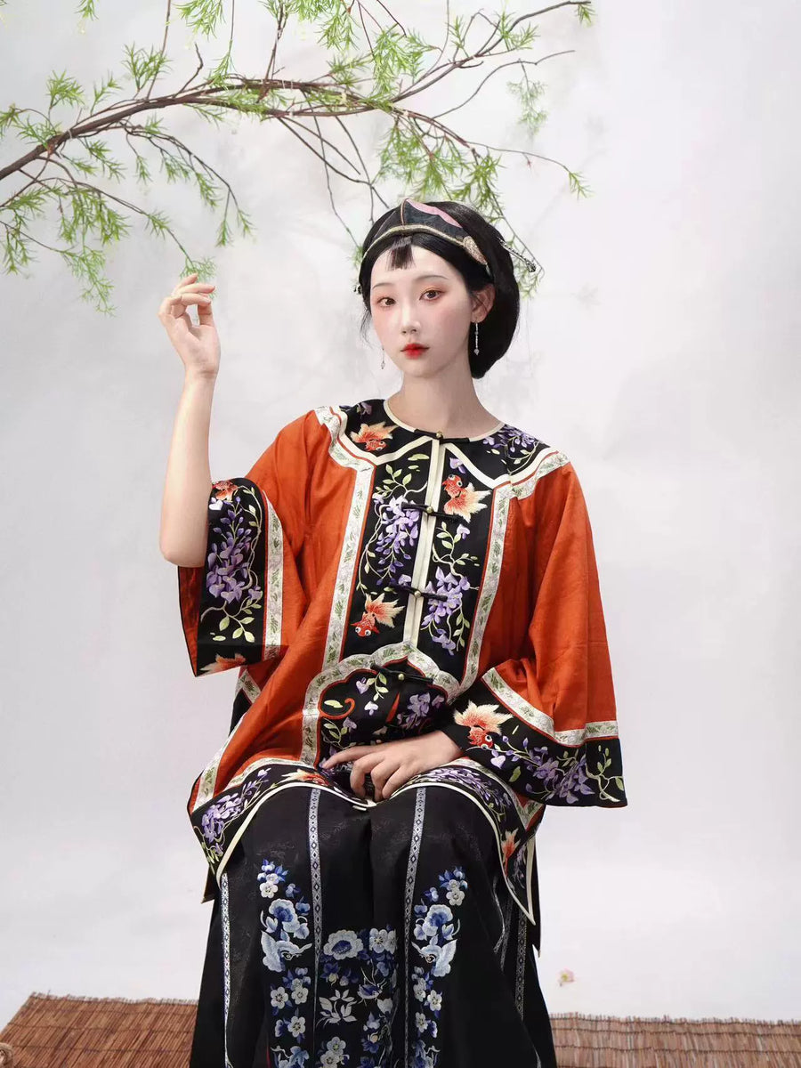 Lian Yi 涟漪 Pond Ripples Qing Dynasty Han Woman's Embroidered Goldfish Round Collar Magua & Pants