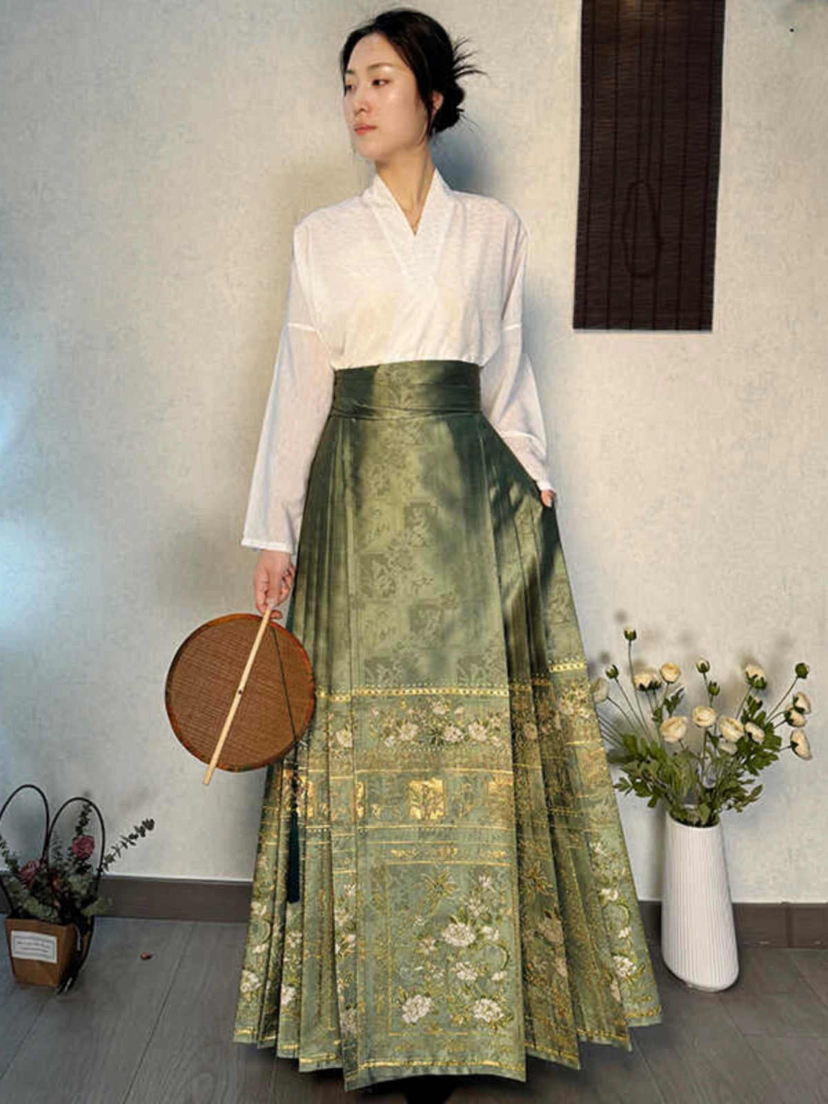 Shan Ping 扇屏 Folding Screen Ming Dynasty Mamian Skirt