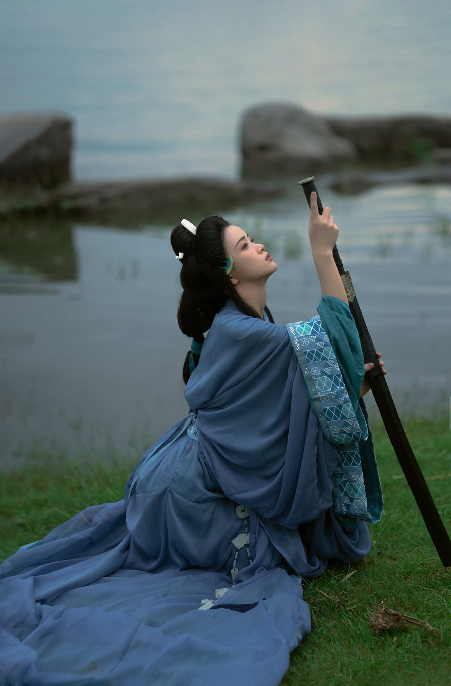Cang Lang 沧浪 Vast Waves Modernized Warring States Zhiju Straight Hem Robe Set