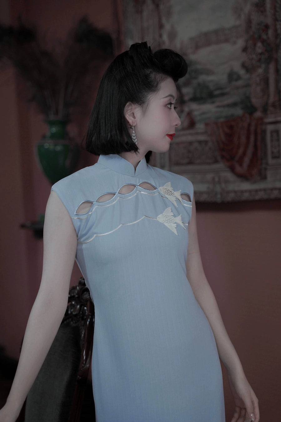 Ziyou Zizai 自游自在 Freely Swimming 1940s Goldfish Cutout Cap Sleeve Qipao