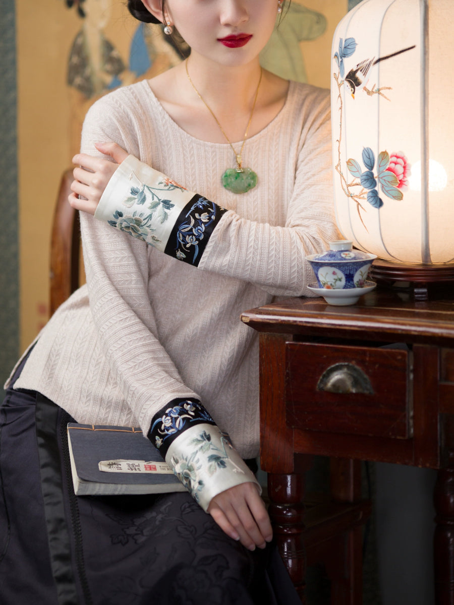 Moli Nuanyu 墨篱暖玉 Black Glass, Warm Jade Qing & Qipao Silk Embroidered Cuff Cable Knit Sweater