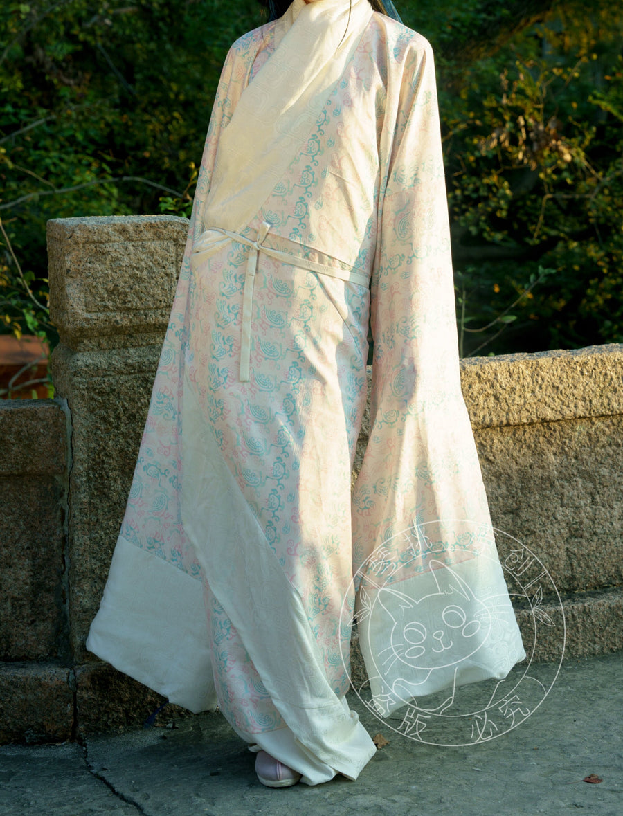Jiangmen 江门 Han Dynasty Mawang Tomb Restoration Quju Curved Hem Robe Set